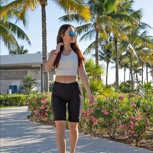 NWOT Bermuda/bike shorts sz L